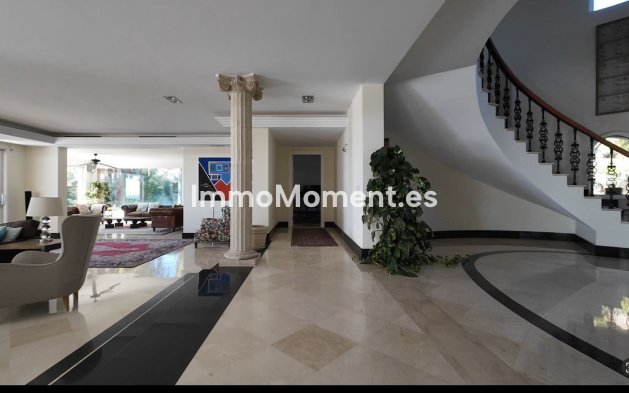 Resale - Villa - El Paraiso - New Golden Mile