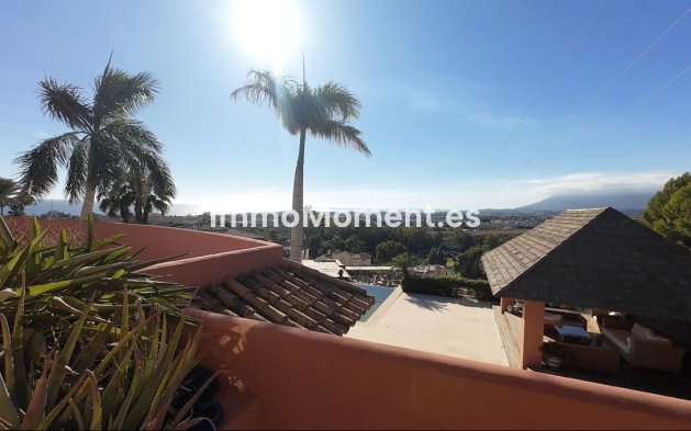 Resale - Villa - El Paraiso - New Golden Mile
