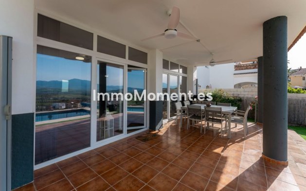 Wiederverkauf - Villa -   Inländisch - Coín