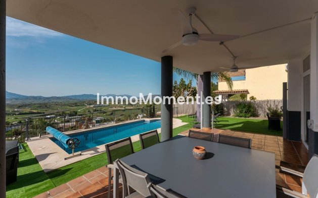 Wiederverkauf - Villa -   Inländisch - Coín