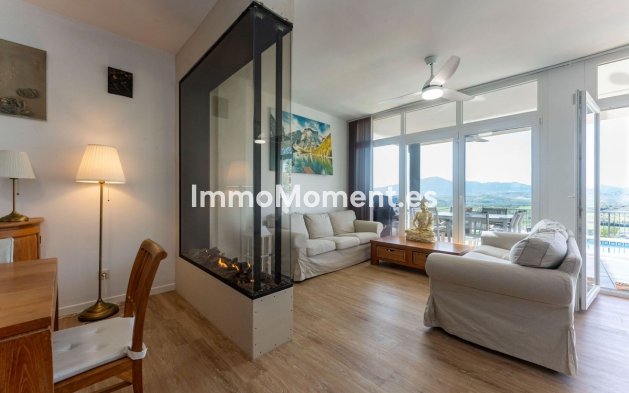 Wiederverkauf - Villa -   Inländisch - Coín