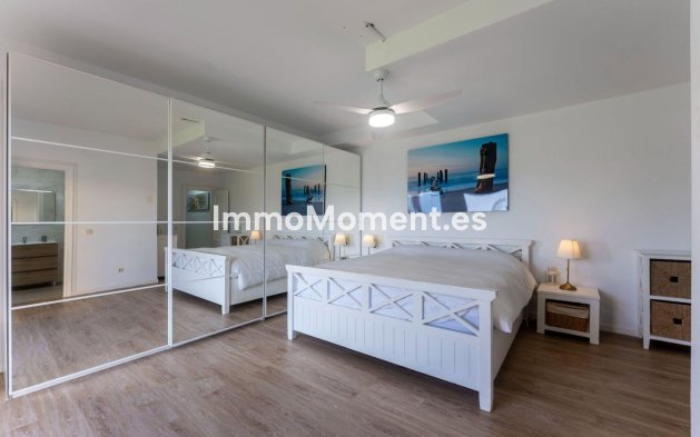 Wiederverkauf - Villa -   Inländisch - Coín