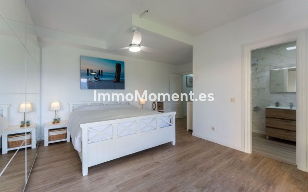 Wiederverkauf - Villa -   Inländisch - Coín