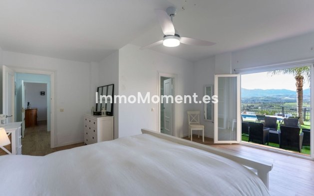 Wiederverkauf - Villa -   Inländisch - Coín