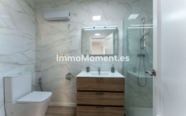 Wiederverkauf - Villa -   Inländisch - Coín