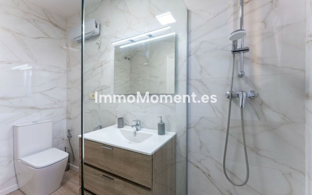 Wiederverkauf - Villa -   Inländisch - Coín