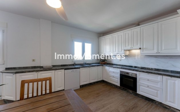 Wiederverkauf - Villa -   Inländisch - Coín