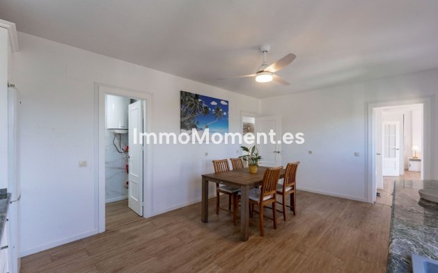 Wiederverkauf - Villa -   Inländisch - Coín