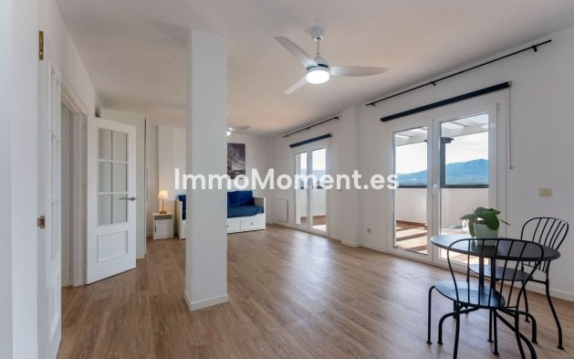 Wiederverkauf - Villa -   Inländisch - Coín