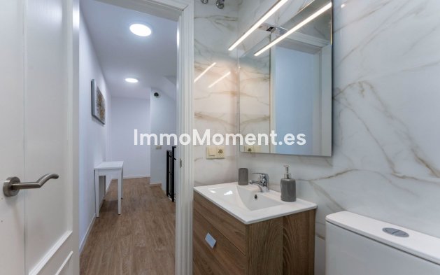 Wiederverkauf - Villa -   Inländisch - Coín