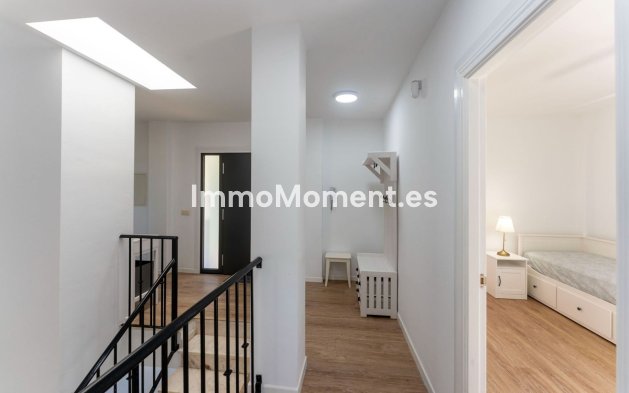 Wiederverkauf - Villa -   Inländisch - Coín