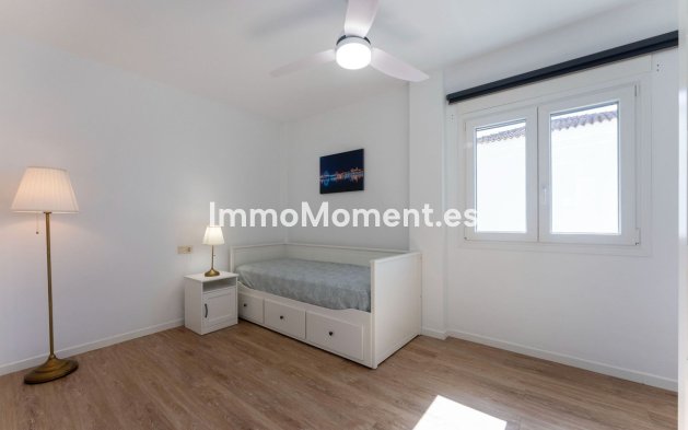 Wiederverkauf - Villa -   Inländisch - Coín