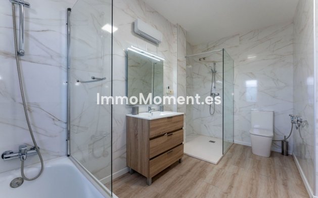 Wiederverkauf - Villa -   Inländisch - Coín