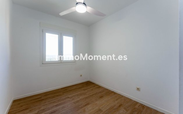 Wiederverkauf - Villa -   Inländisch - Coín