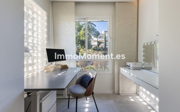 Resale - Apartment - Benahavís - La Quinta