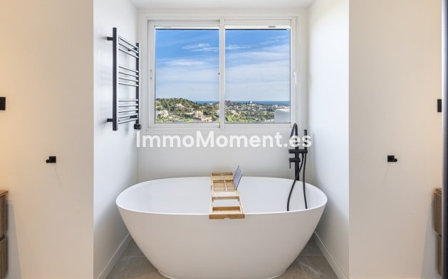 Resale - Apartment - Benahavís - La Quinta