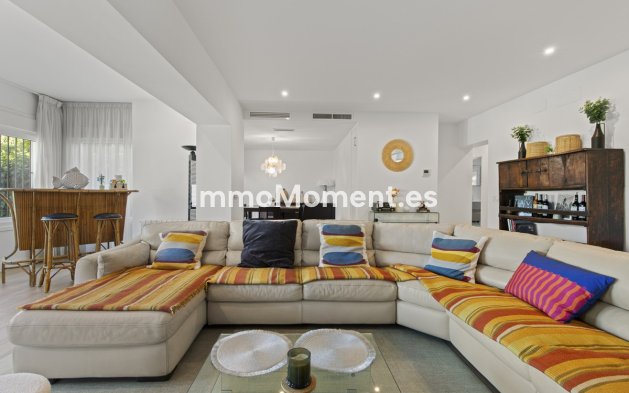 Reventa - Villa - Marbella - Guadalmina Alta