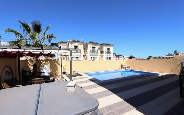 Reventa - Villa - Orihuela - Villamartin