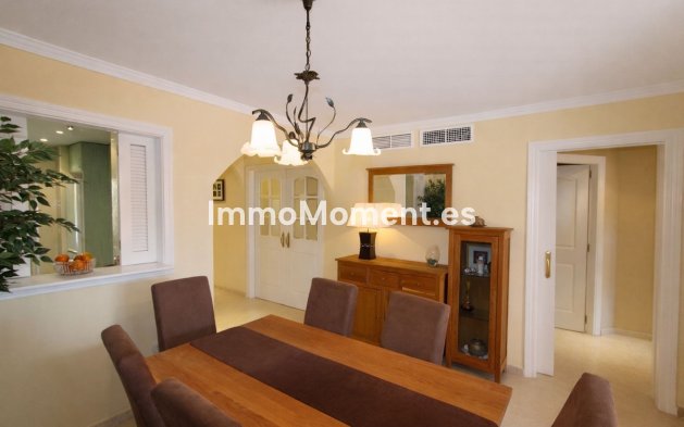 Resale - Apartment - Marbella - Elviria