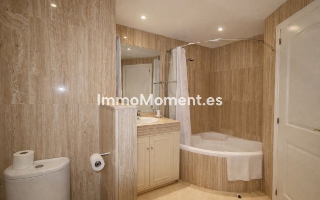 Resale - Apartment - Marbella - Elviria