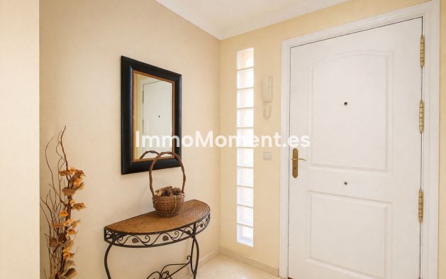 Resale - Apartment - Marbella - Elviria