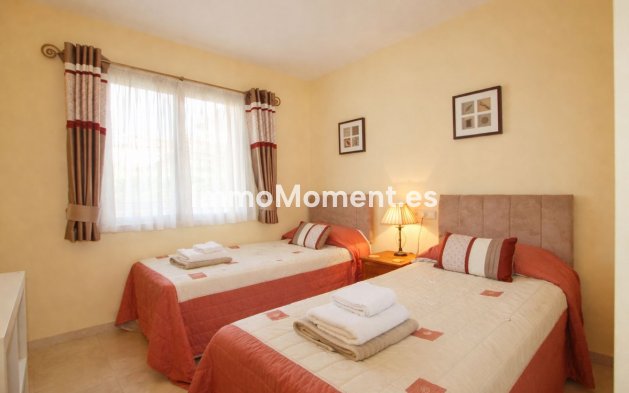 Resale - Apartment - Marbella - Elviria