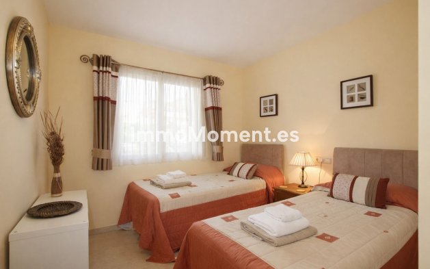 Resale - Apartment - Marbella - Elviria