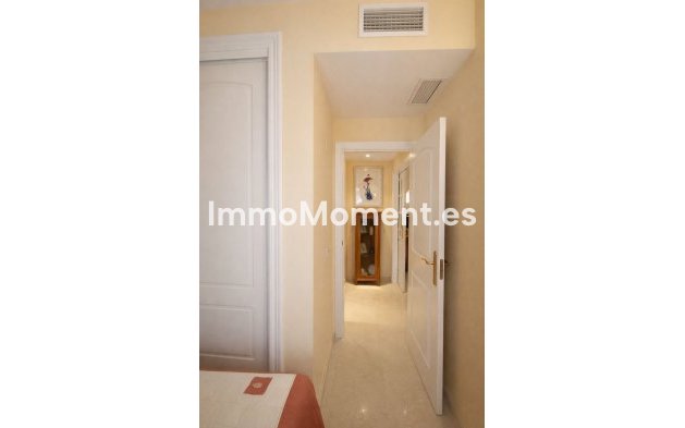 Resale - Apartment - Marbella - Elviria