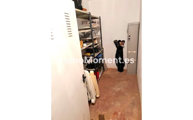 Resale - Apartment - Marbella - Elviria