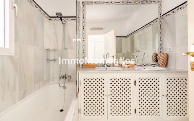 Resale - Villa - Marbella - Nagüeles