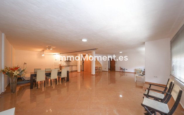 Reventa - Adosado - Interior  - Guaro