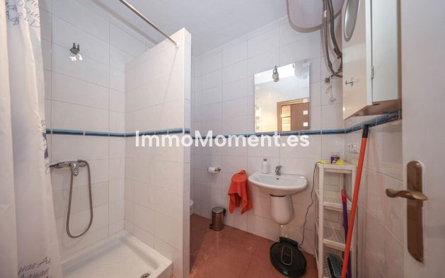 Reventa - Adosado - Interior  - Guaro