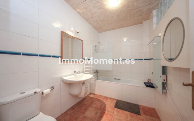 Reventa - Adosado - Interior  - Guaro