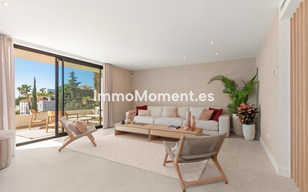 Resale - Villa - El Paraiso - New Golden Mile