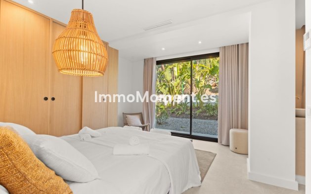 Resale - Villa - El Paraiso - New Golden Mile