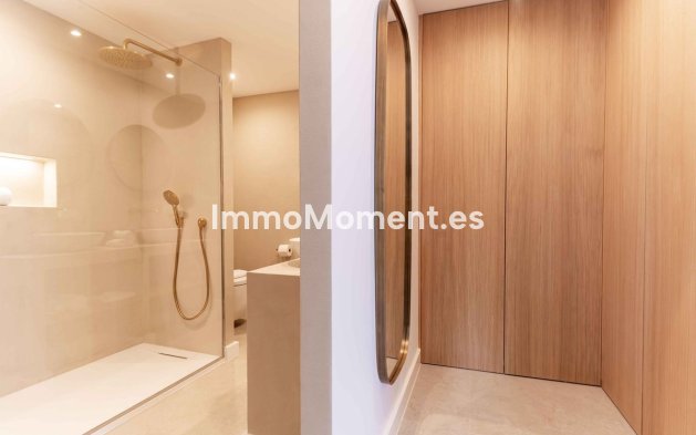 Resale - Villa - El Paraiso - New Golden Mile