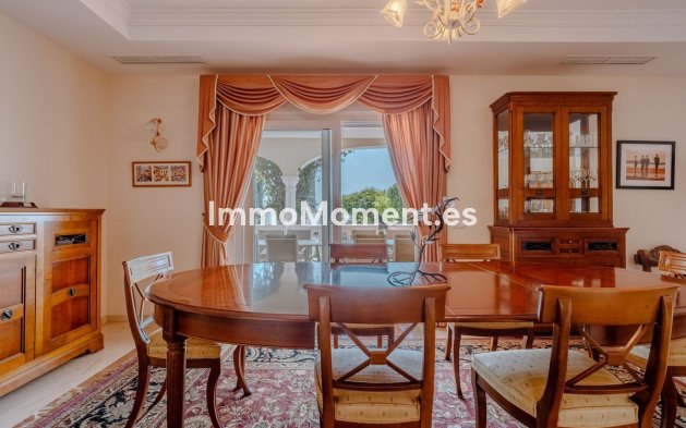 Resale - Villa - El Paraiso - New Golden Mile