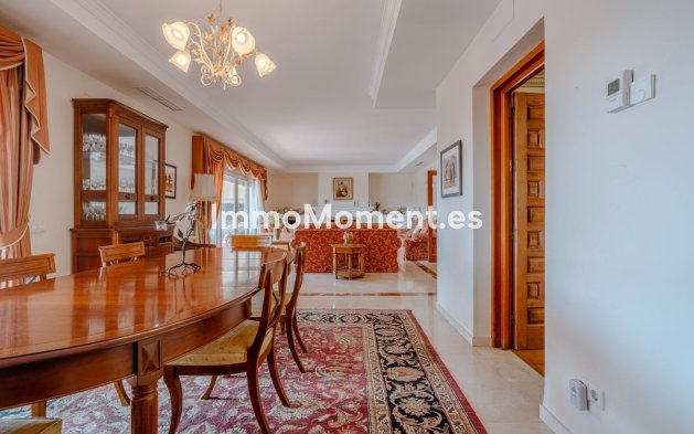 Resale - Villa - El Paraiso - New Golden Mile