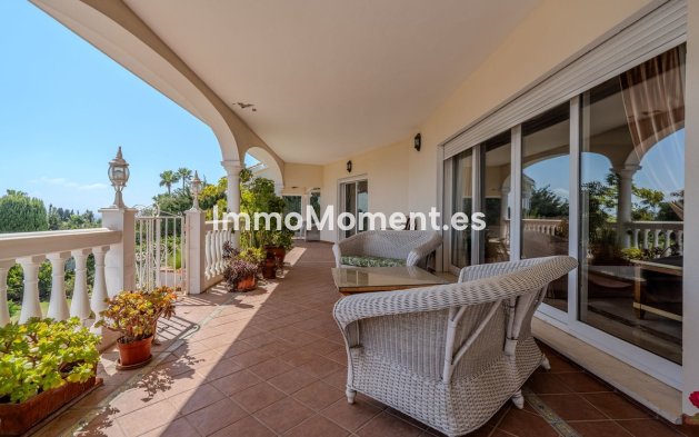 Resale - Villa - El Paraiso - New Golden Mile