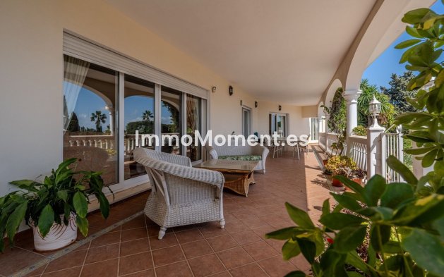 Resale - Villa - El Paraiso - New Golden Mile