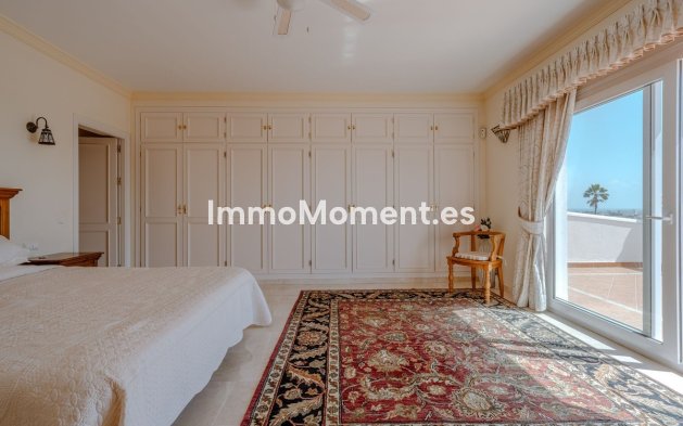 Resale - Villa - El Paraiso - New Golden Mile