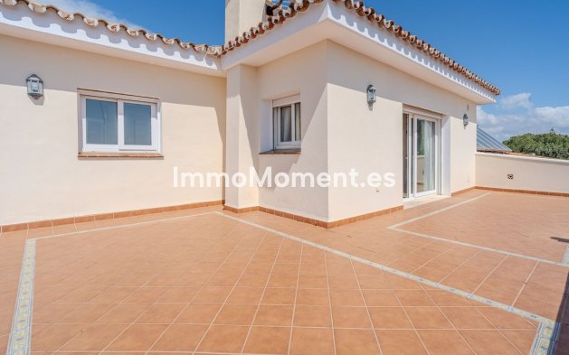 Resale - Villa - El Paraiso - New Golden Mile