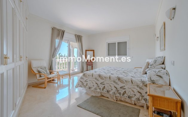 Resale - Villa - El Paraiso - New Golden Mile