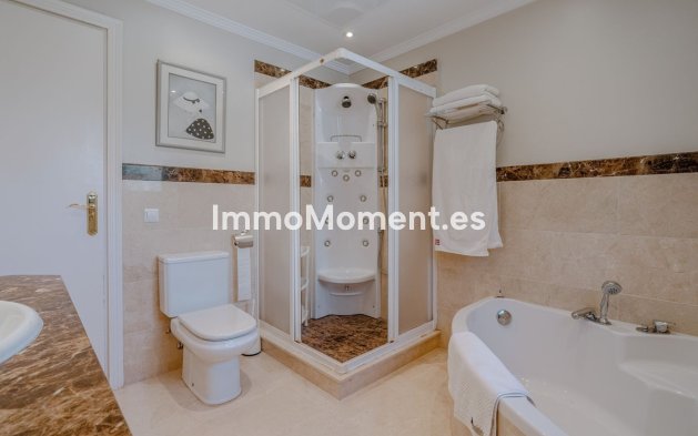 Resale - Villa - El Paraiso - New Golden Mile