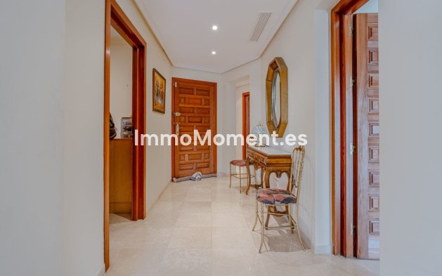 Resale - Villa - El Paraiso - New Golden Mile