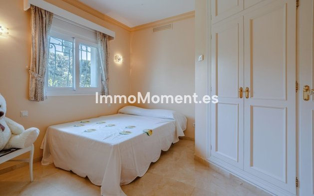 Resale - Villa - El Paraiso - New Golden Mile