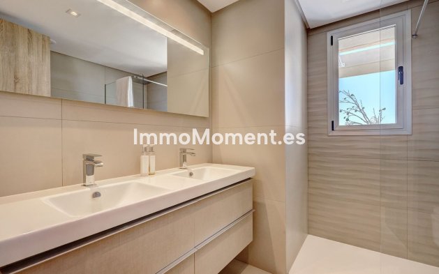 Resale - Apartment - Benahavís - Benahavís Centro