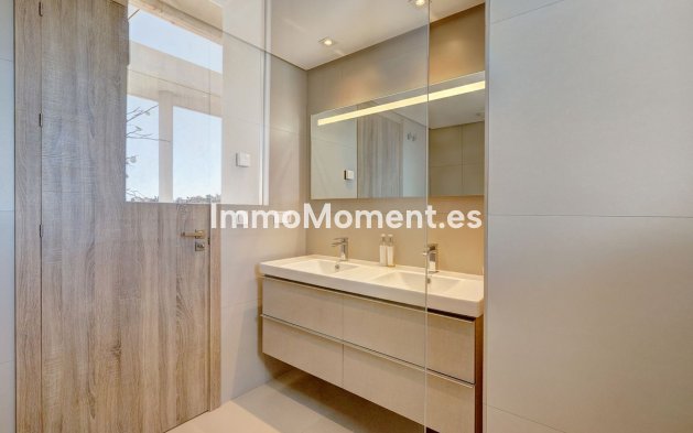 Resale - Apartment - Benahavís - Benahavís Centro