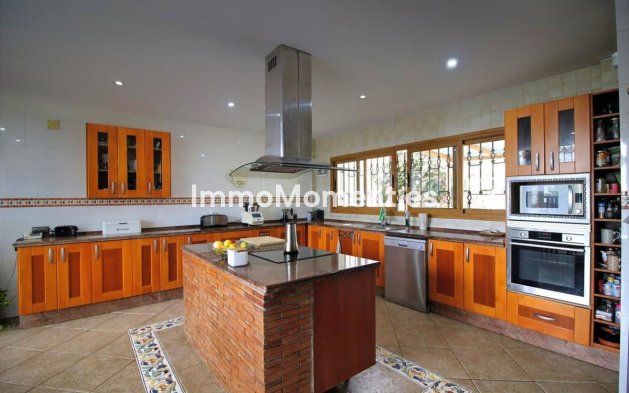 Revente - Villa - Benalmadena - Benalmadena Centro