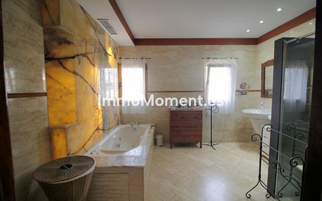 Revente - Villa - Benalmadena - Benalmadena Centro